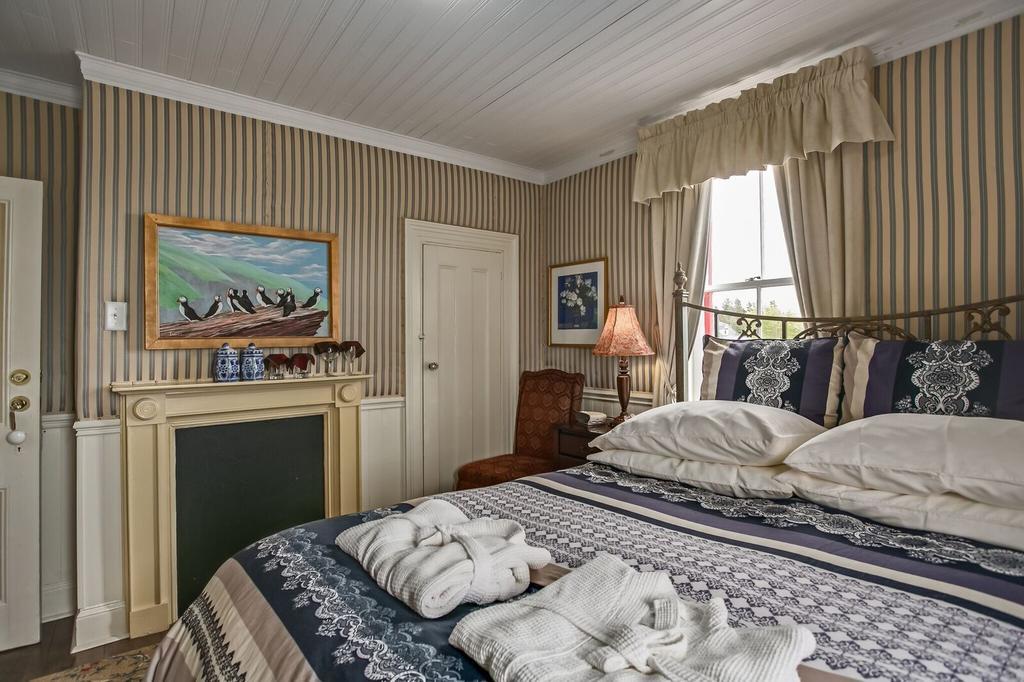 George House Heritage Bed And Breakfast Dildo Luaran gambar